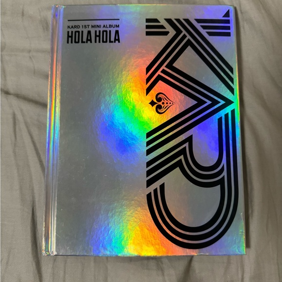 KARD Hola Hola Mini Album - Picture 1 of 5